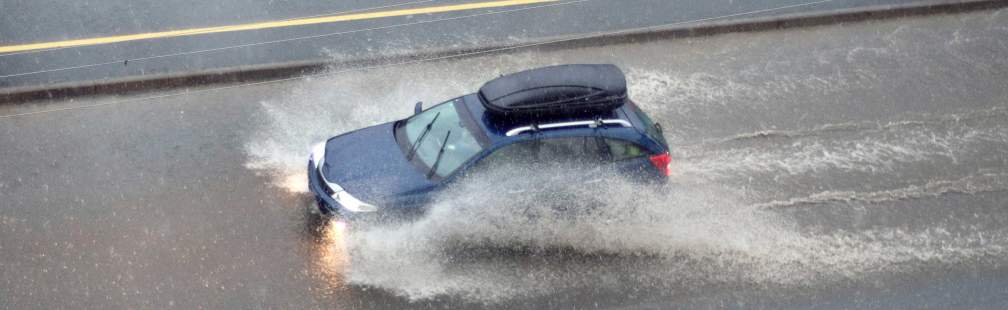 Aquaplaning: Richtig Einschätzen Und Reagieren